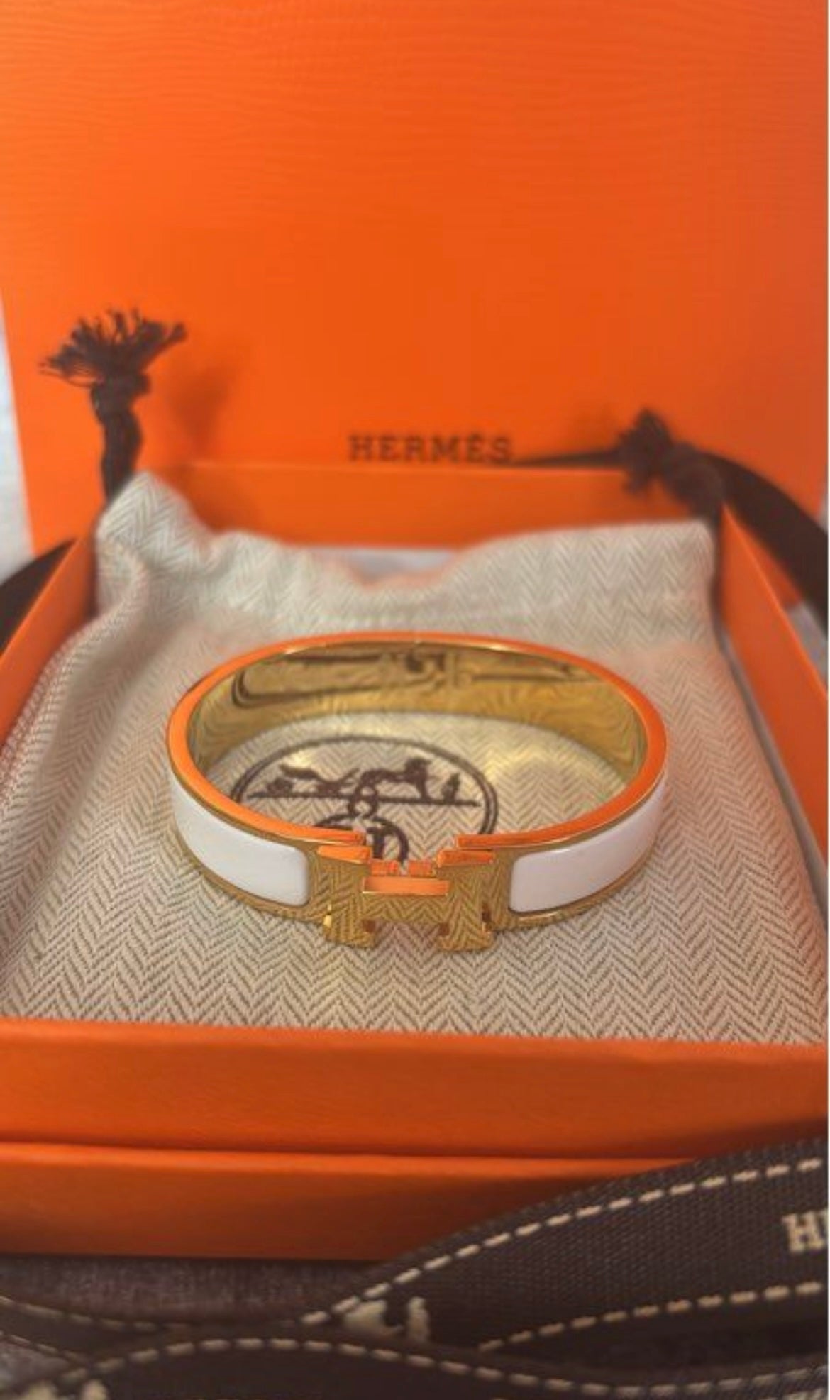 Bracelet Hermès "Clic H" – Élégance Intemporelle